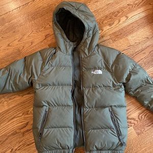 Boys The North Face Hyalite Reversible Water Repellent 550 Fill Power Down coat